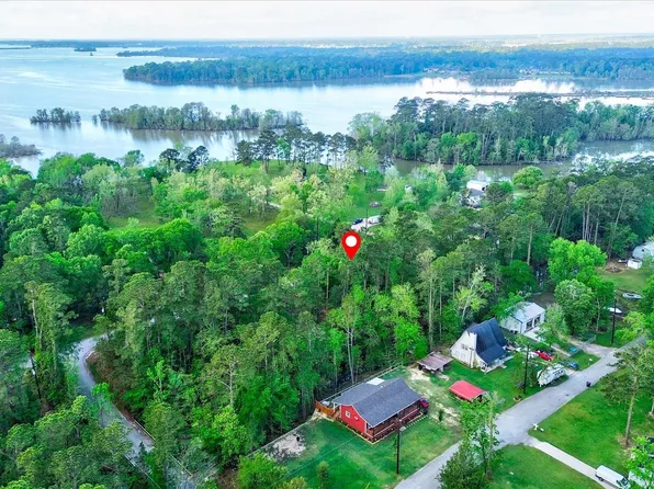 1412 W Lake Dr, Huffman, TX 77336