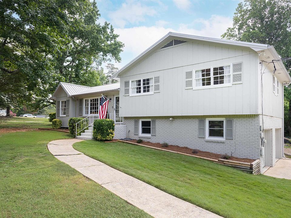 1st image of 949 Shady Brook Cir