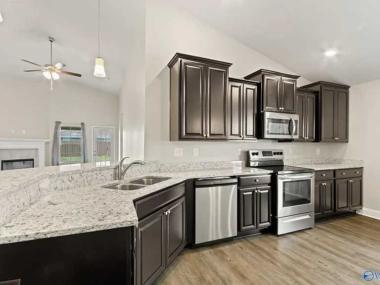 122 Ardsley Dr — Photo 14