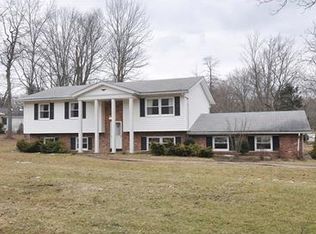 7 Woodland Dr, Long Valley, NJ 07853