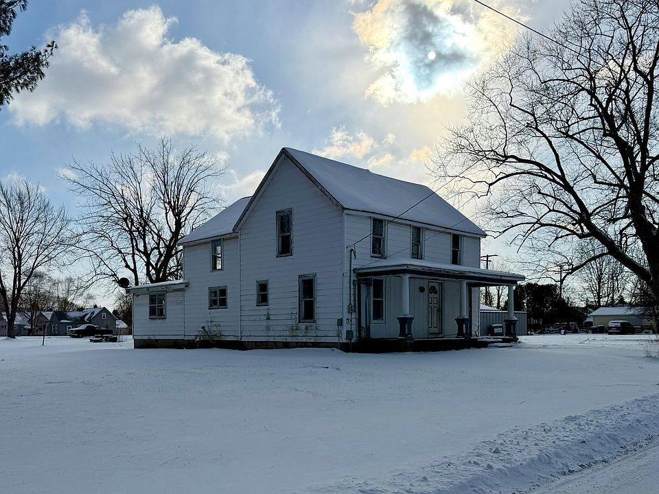 2nd image of 212 N National St