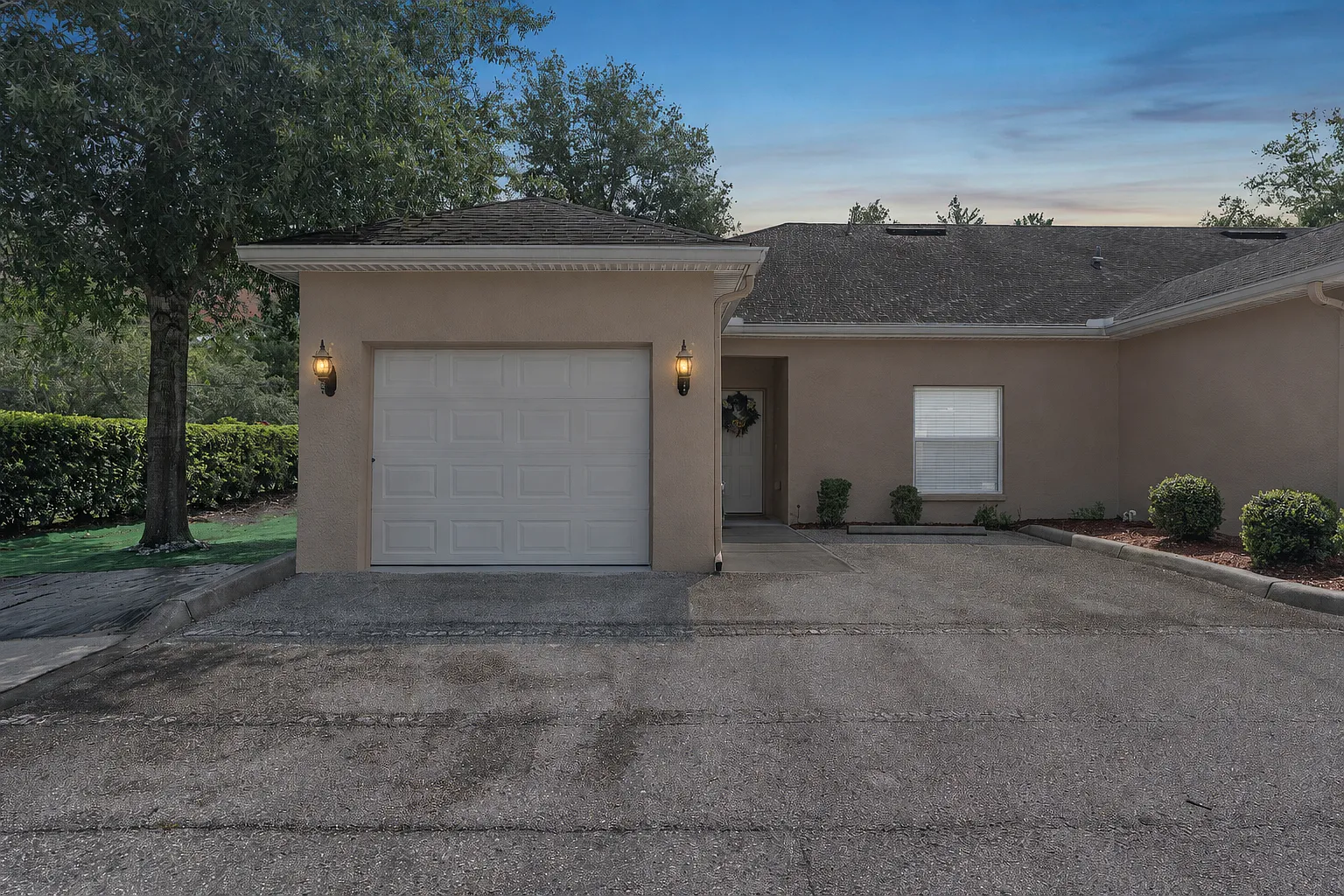 2 bed, 1153 sqft, $1,715 — Photo 2