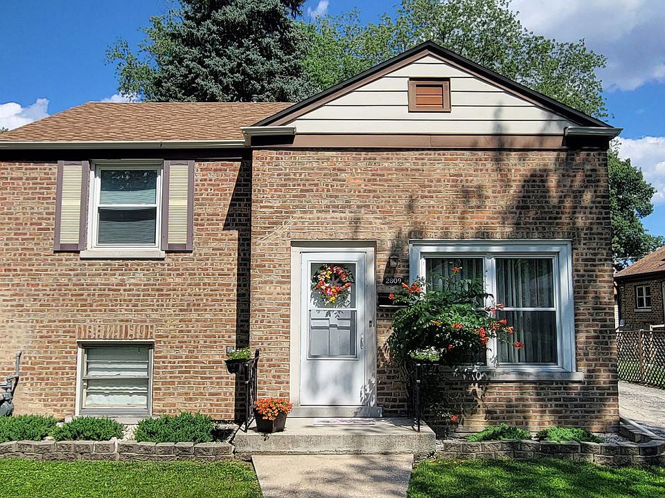 2nd image of 2809 Elm St