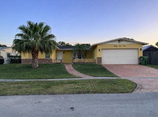 9430 NW 18th St, Pembroke Pines, FL 33024