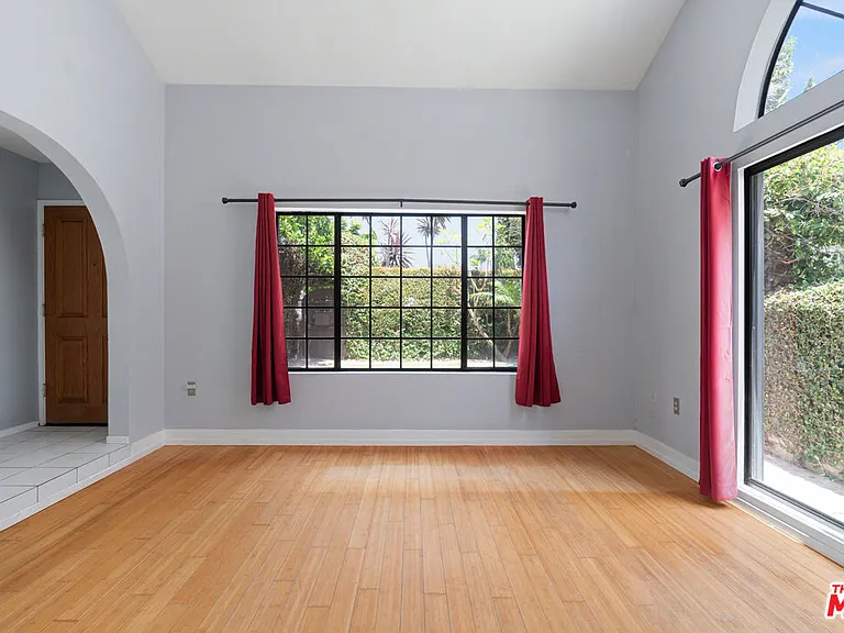 3113 Thatcher Ave — Photo 3