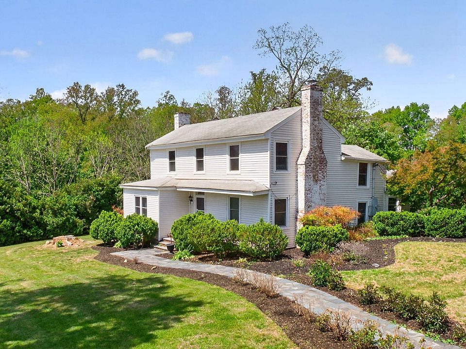 1st image of 28 Ridgeway Farm Ct