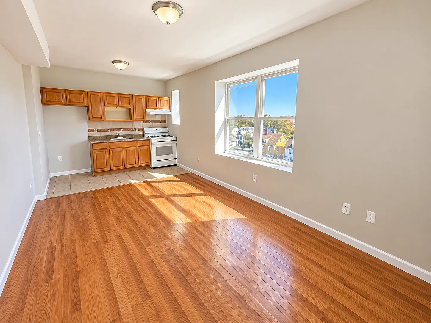 1 bed, 850 sqft, $1,595 — Photo 2
