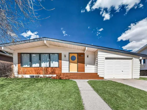 1708 S 111th Ave SW, Calgary, AB T2W 1R5