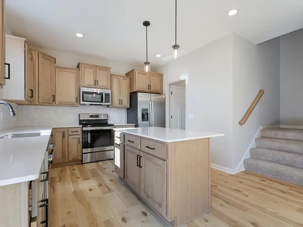 15529 Goodview Trl N, Hugo, MN 55038