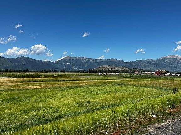 Hayfields from Rafter J walking paths