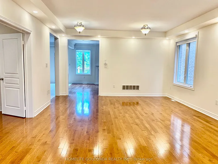 160 Chouinard Way — Photo 5