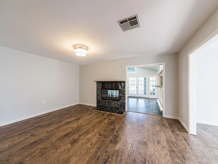 3627 Tartan Ln — Photo 6