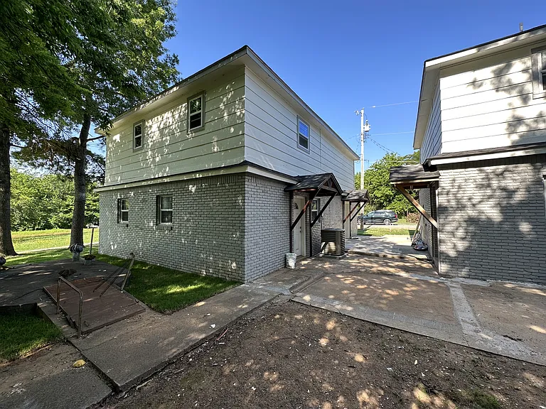 214 Wortham Dr — Photo 8