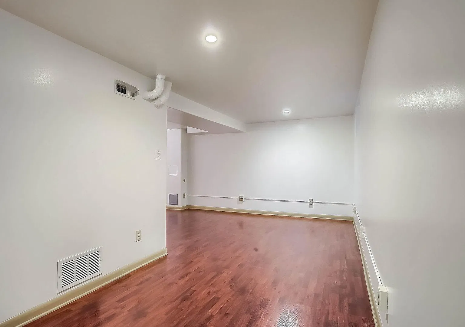 Remodeled Heart of Highland's Bungalow Single-Family Rental — Photo 3