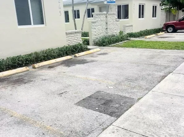 Court Palms Apartments LLC (251)