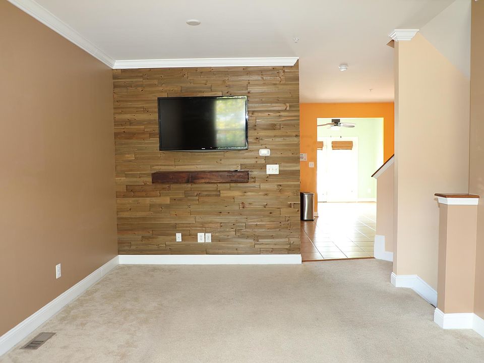 1st image of 530 Callander Way