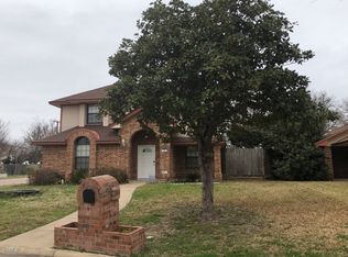 1152 Meadows Dr, Grand Prairie, TX 75052
