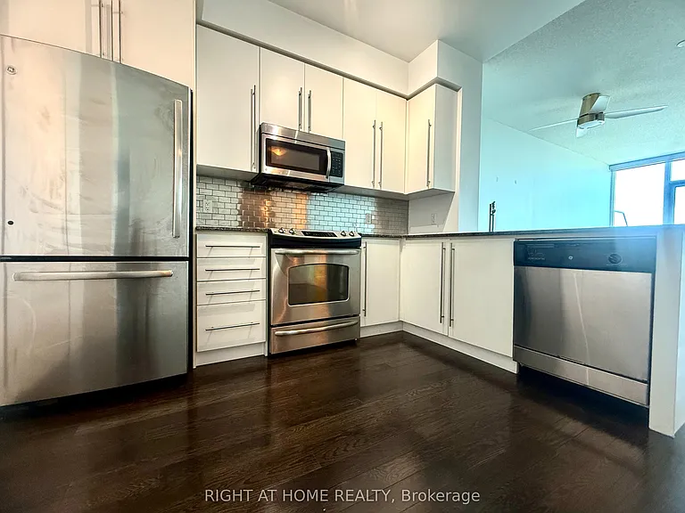 215 Sherway Gardens Rd #Penthouse 101 — Photo 6
