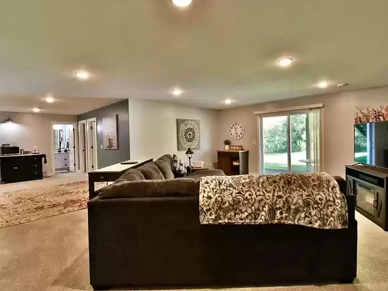 6501 Carrigan Lake Dr — Photo 22
