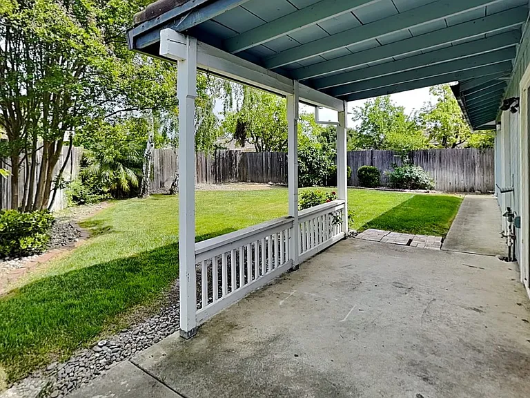 6830 Harmon Dr — Photo 21