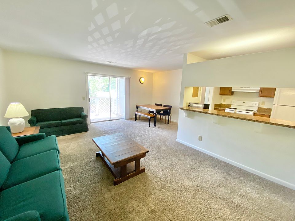 1st image of 220 Elm St APT 221