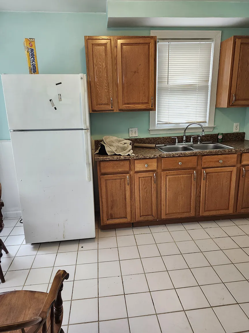 22010 Lambrecht Ave photo 1