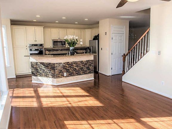 5th image of 20934 Cohasset Ter