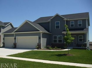 5107 Londonderry Rd, Bloomington, IL 61705