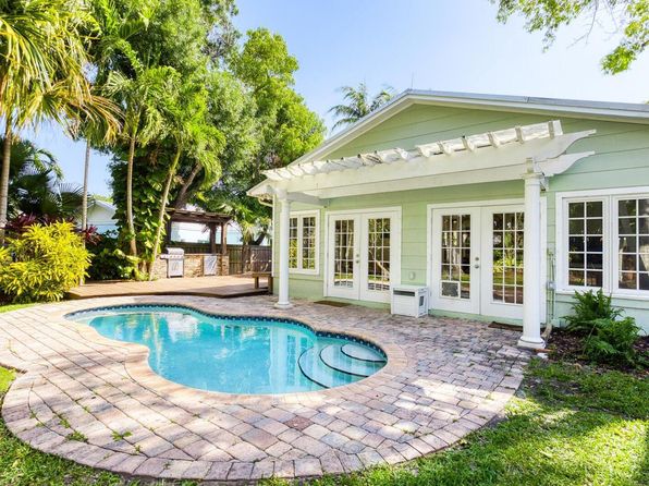 2239 Vero Beach Avenue, Vero Beach, FL 32960