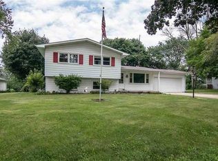 201 W McKinley St, Harvard, IL 60033