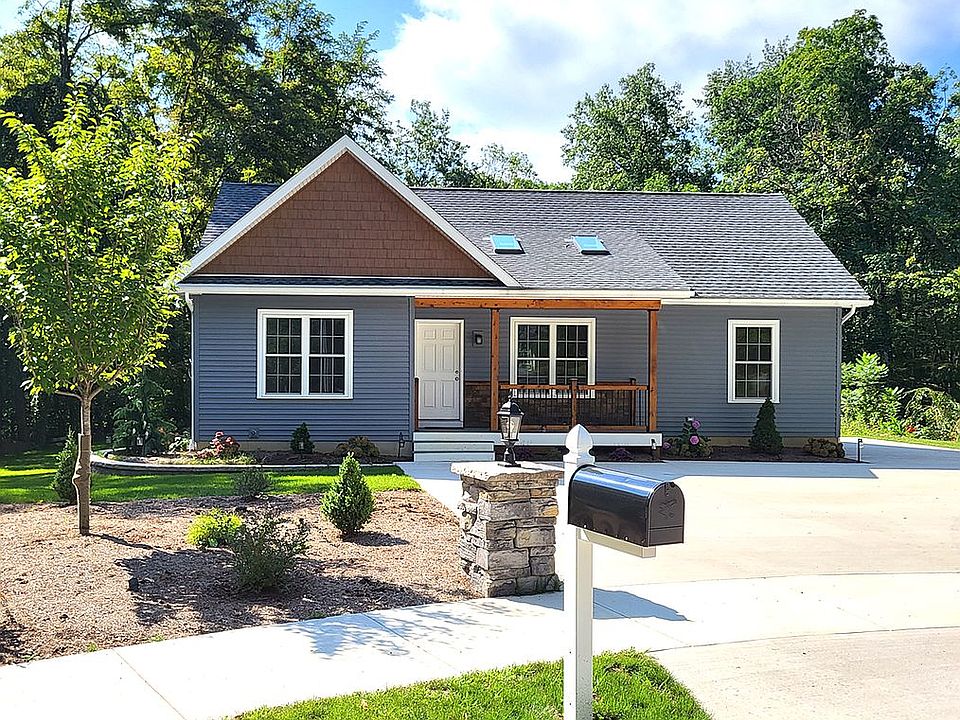 1st image of 472 Sylvan Dr