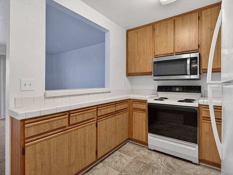 3485 Linden Ave — Photo 12