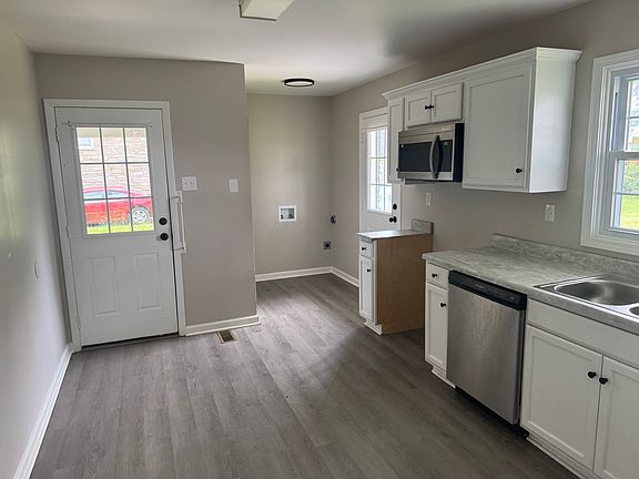 3rd image of 505 Wayne Dr