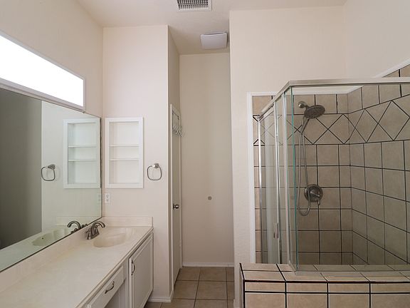 3rd image of 7514 Beverly Dr