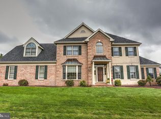 12 Carriage Ln, Ephrata, PA 17522