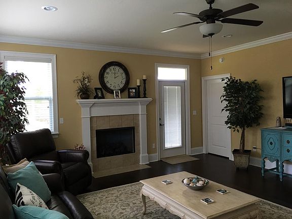 Fireplace with gas logs