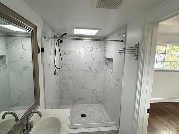 4th image of 4025 Pepper Tree Ln #A