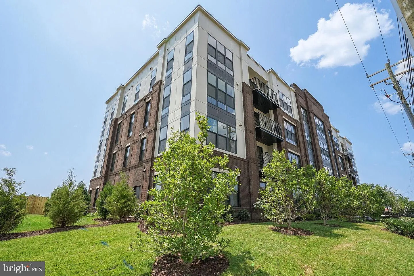 2 bed, 1712 sqft, $3,200 — Photo 1