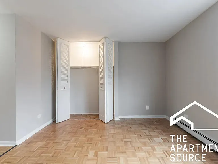 661 W Grace St #417 — Photo 4