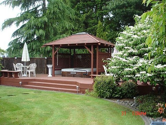 Deck with hot tub