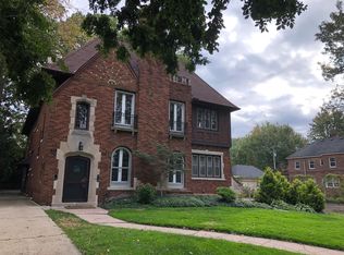 834 Trombley Rd, Grosse Pointe Park, MI 48230