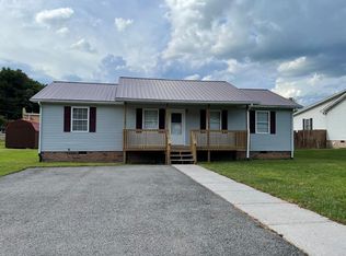 2421 Charles St, Richlands, VA 24641