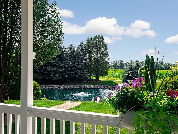 Relax w/water view