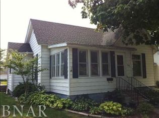 105 S Cherry St, Lexington, IL 61753
