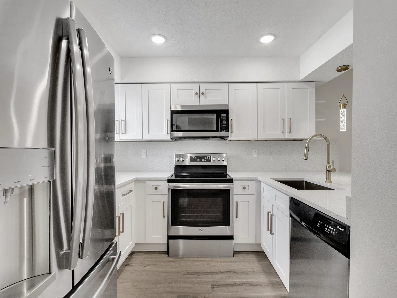 238 Scottsdale Sq — Photo 1
