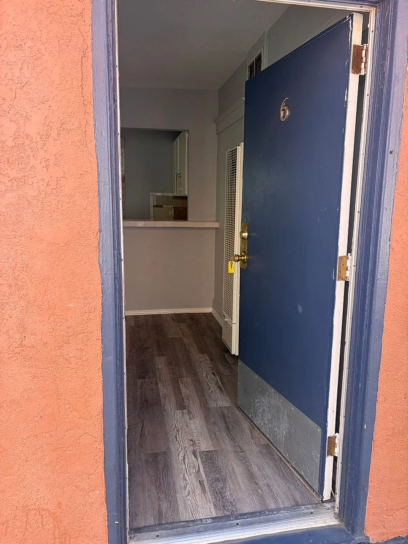 1130 Raymond Ave — Photo 1