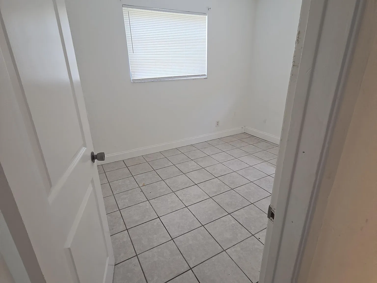 2 bed, 1.0 bath, 1117 sqft, $2,050 — Photo 4