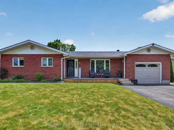 71 Lorne Ave, Penetanguishene, ON L9M 1H8