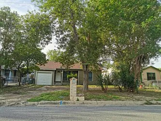 2 bed, 858 sqft, $1,000 — Photo 1