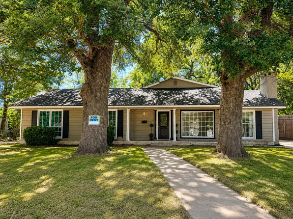 1013 Austin St, Jacksonville, TX 75766